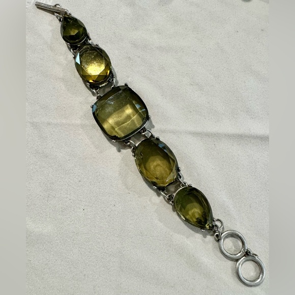 Chunky Green Stone Bracelet - Picture 2 of 5